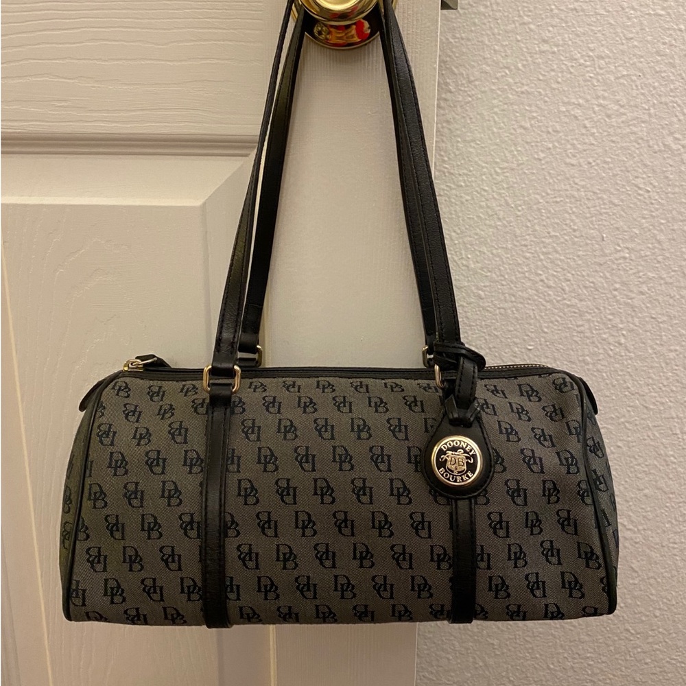 Dooney & Bourke- Small barrel bag